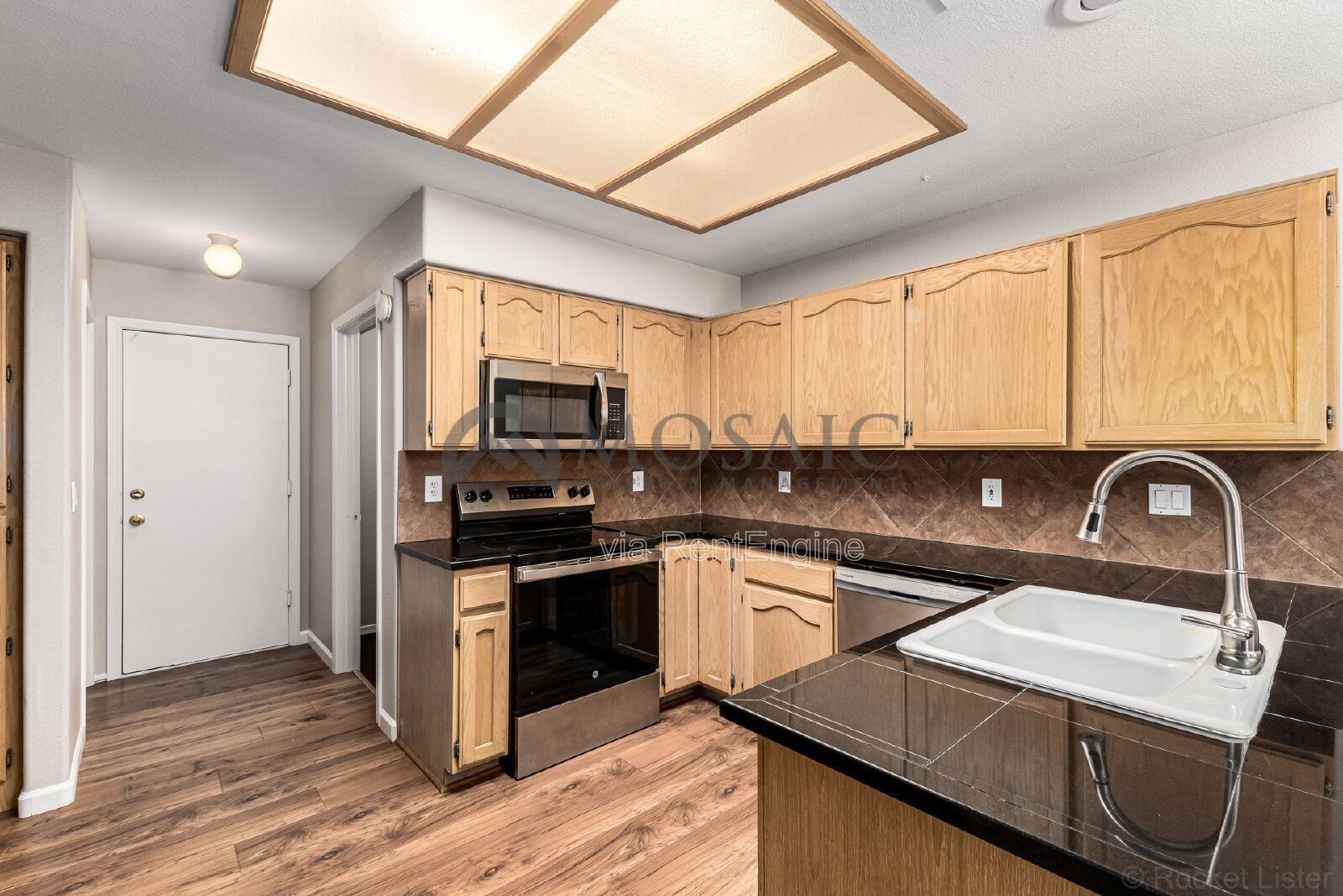 Perfect 3 bedroom 2 bathroom home in Chandler! property image