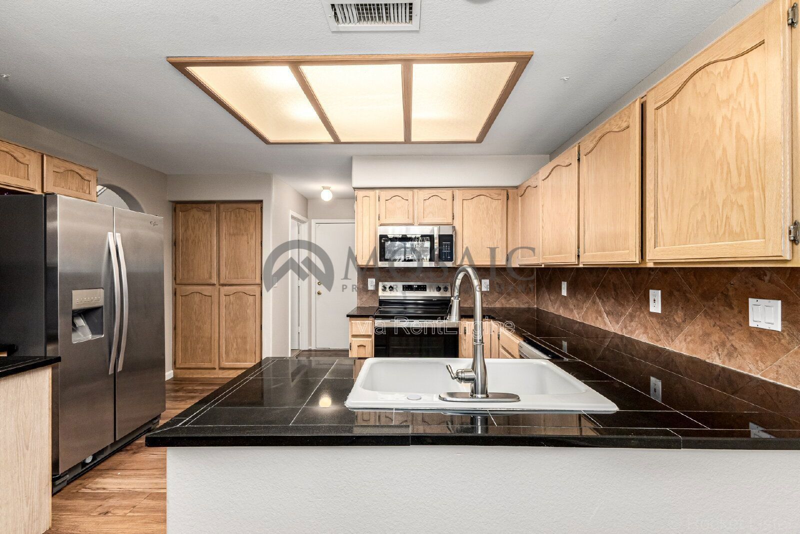 Perfect 3 bedroom 2 bathroom home in Chandler! property image