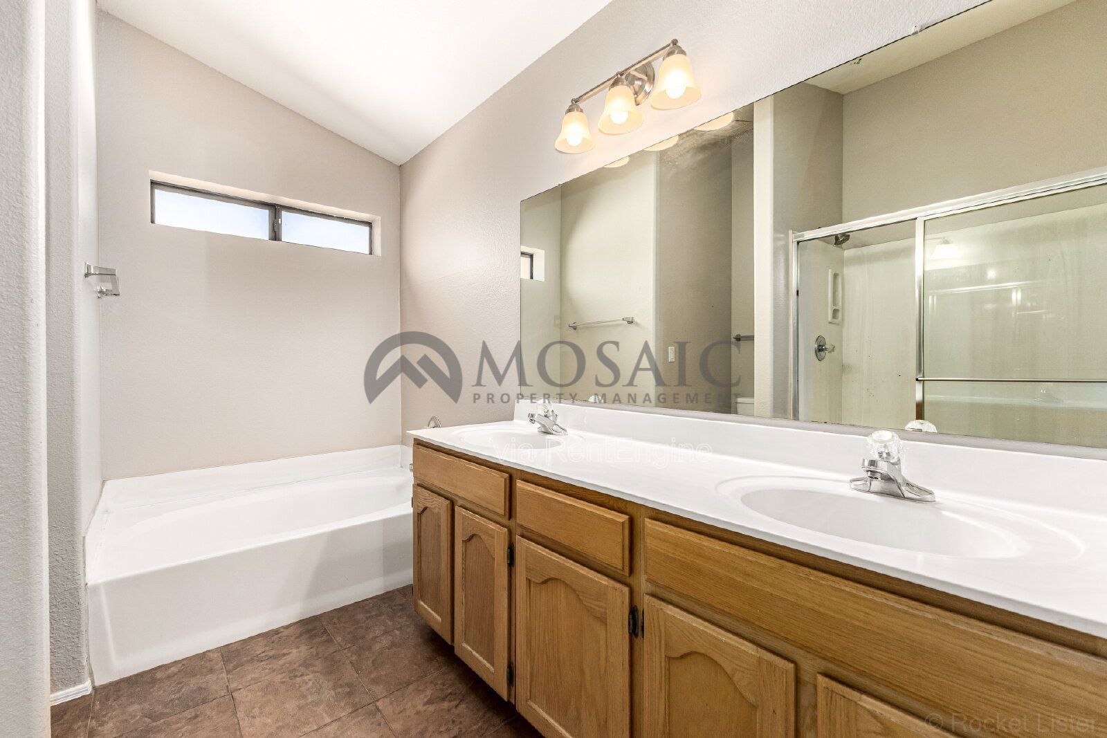 Perfect 3 bedroom 2 bathroom home in Chandler! property image