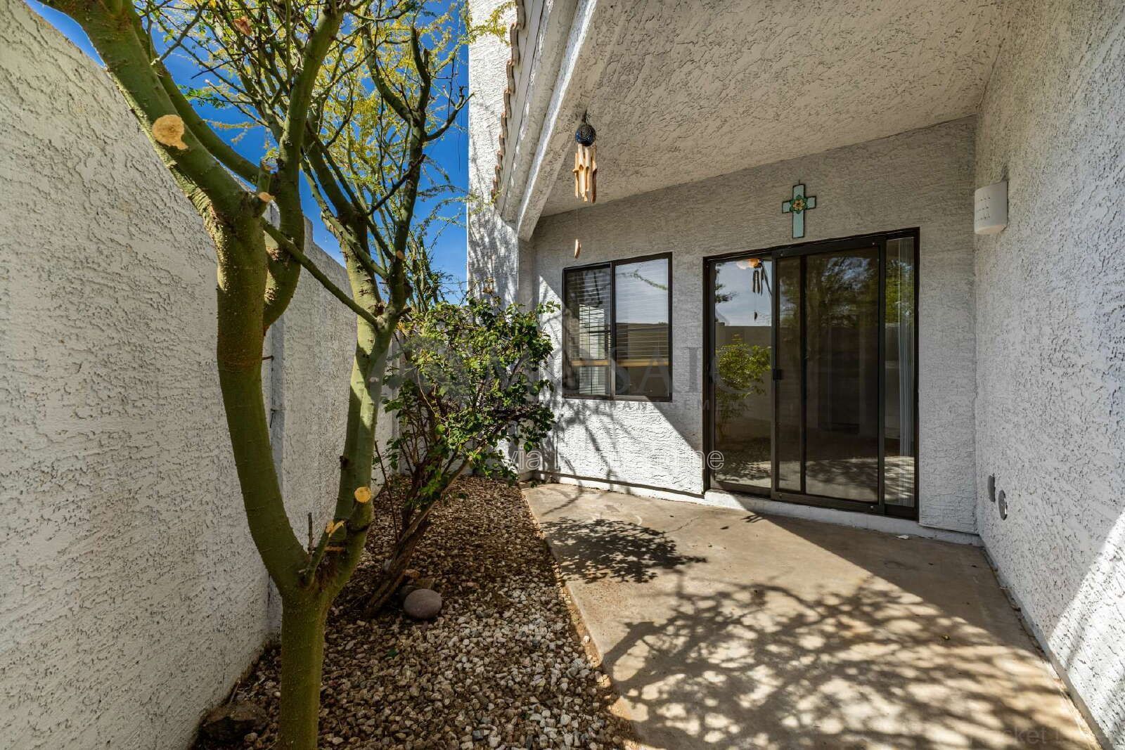 Perfect 2 bed 2 bath Condo! property image