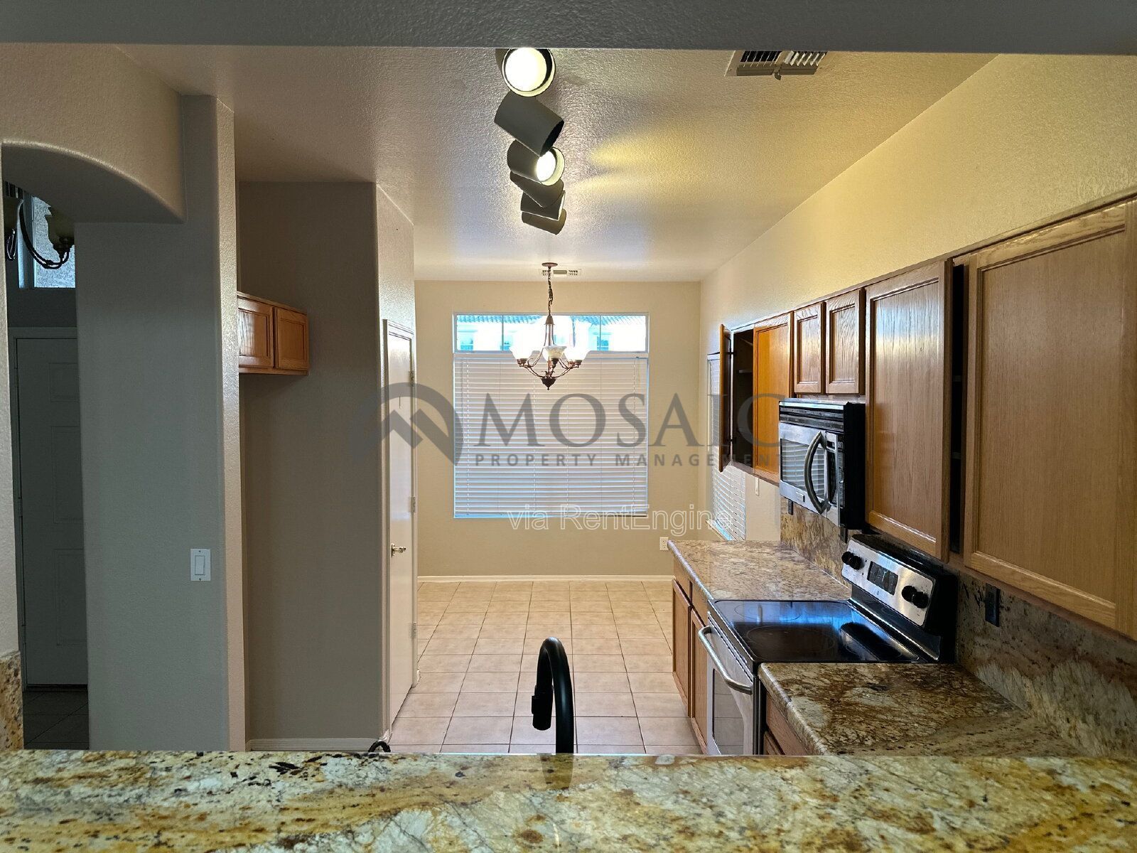 Welcome to your Gorgeous 3 bed/ 2bath home in the HIGHLY DESIRABLE Corona Del Mar!!! property image