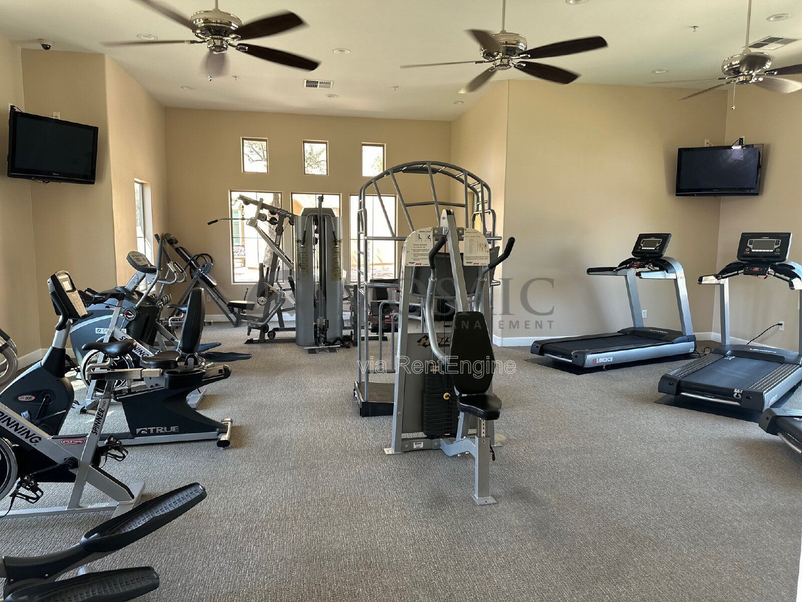 Modern 2-Bedroom Townhouse in Gilbert property image