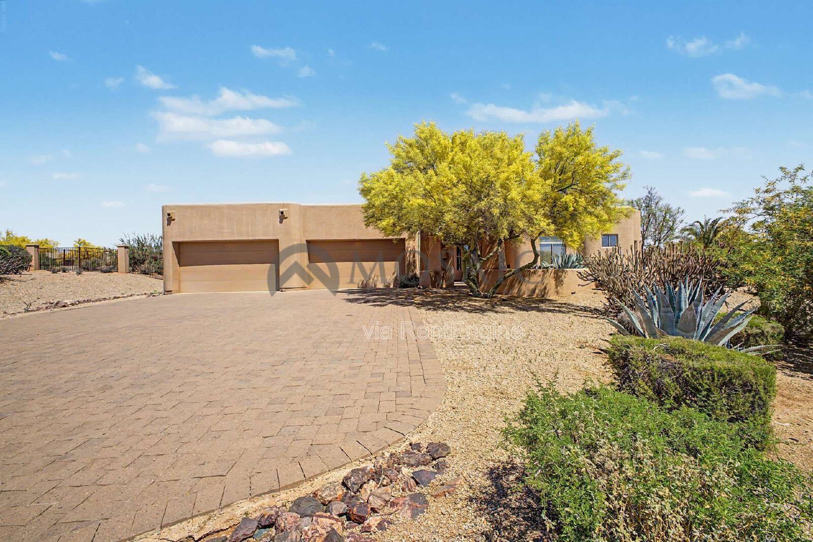 Beautiful 1.3 Acre Desert Oasis! property image