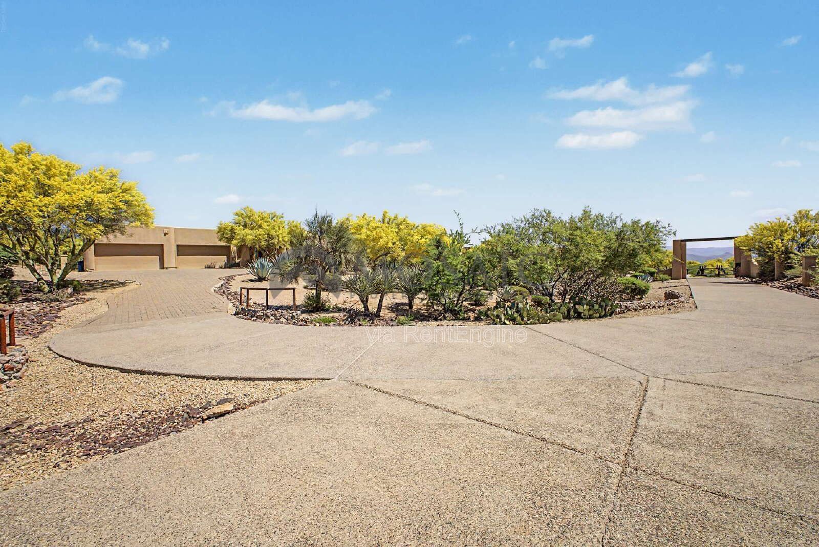 Beautiful 1.3 Acre Desert Oasis! property image