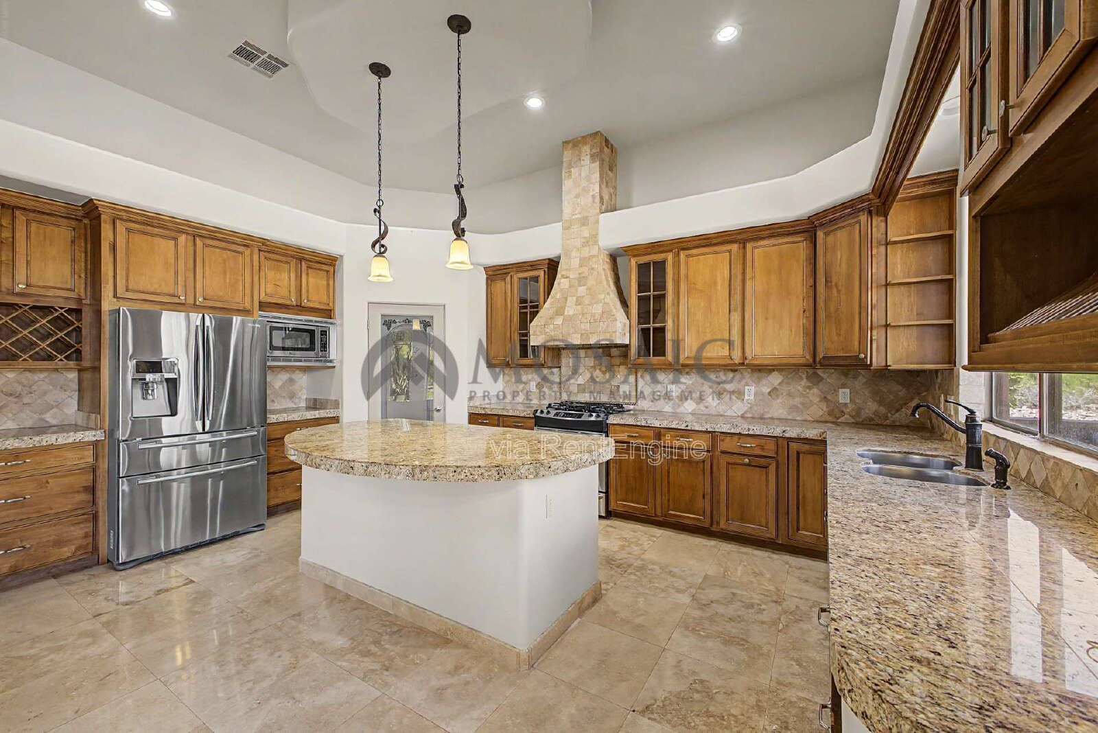 Beautiful 1.3 Acre Desert Oasis! property image