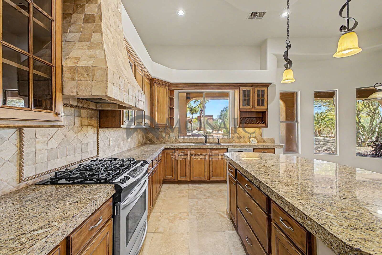 Beautiful 1.3 Acre Desert Oasis! property image