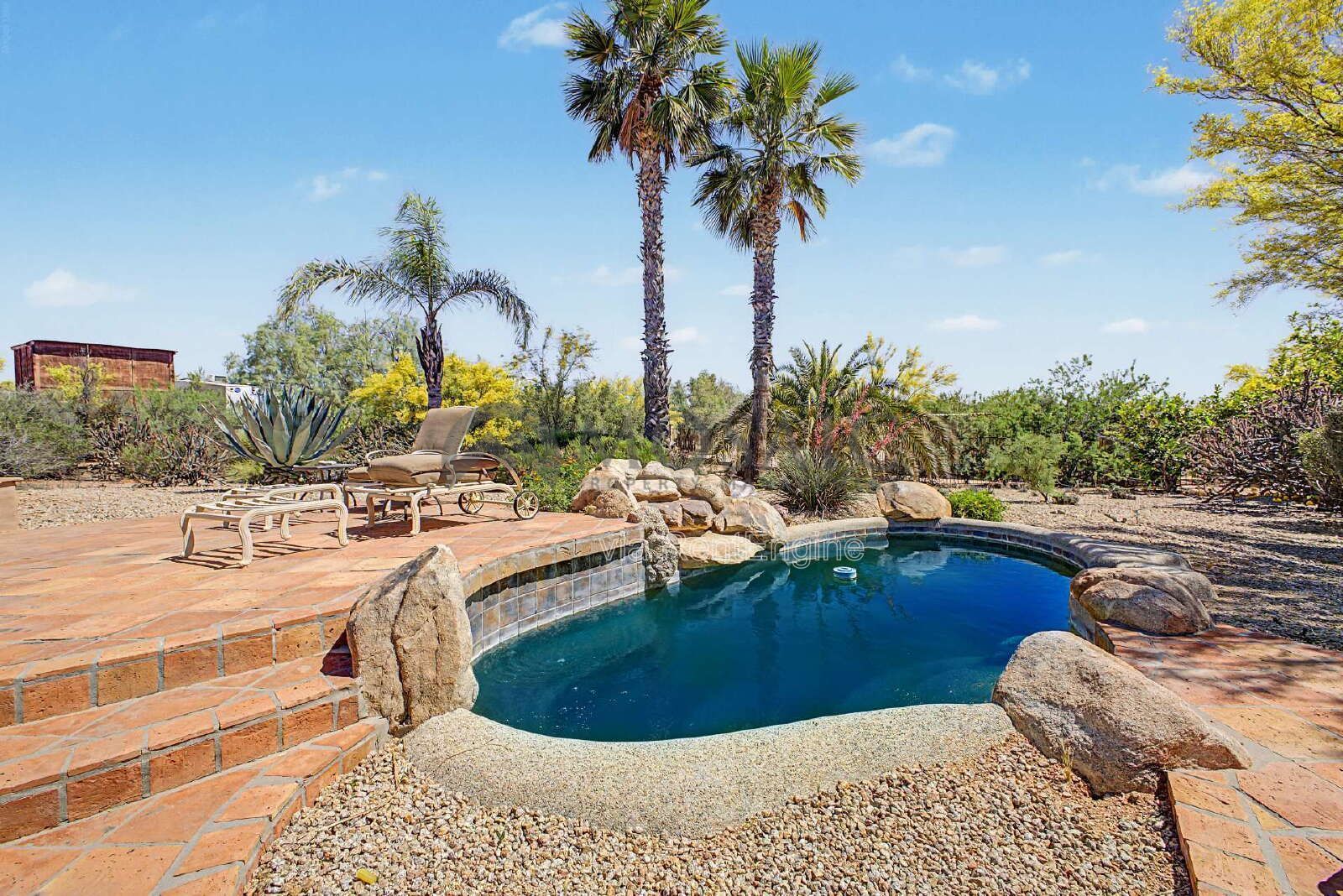 Beautiful 1.3 Acre Desert Oasis! property image