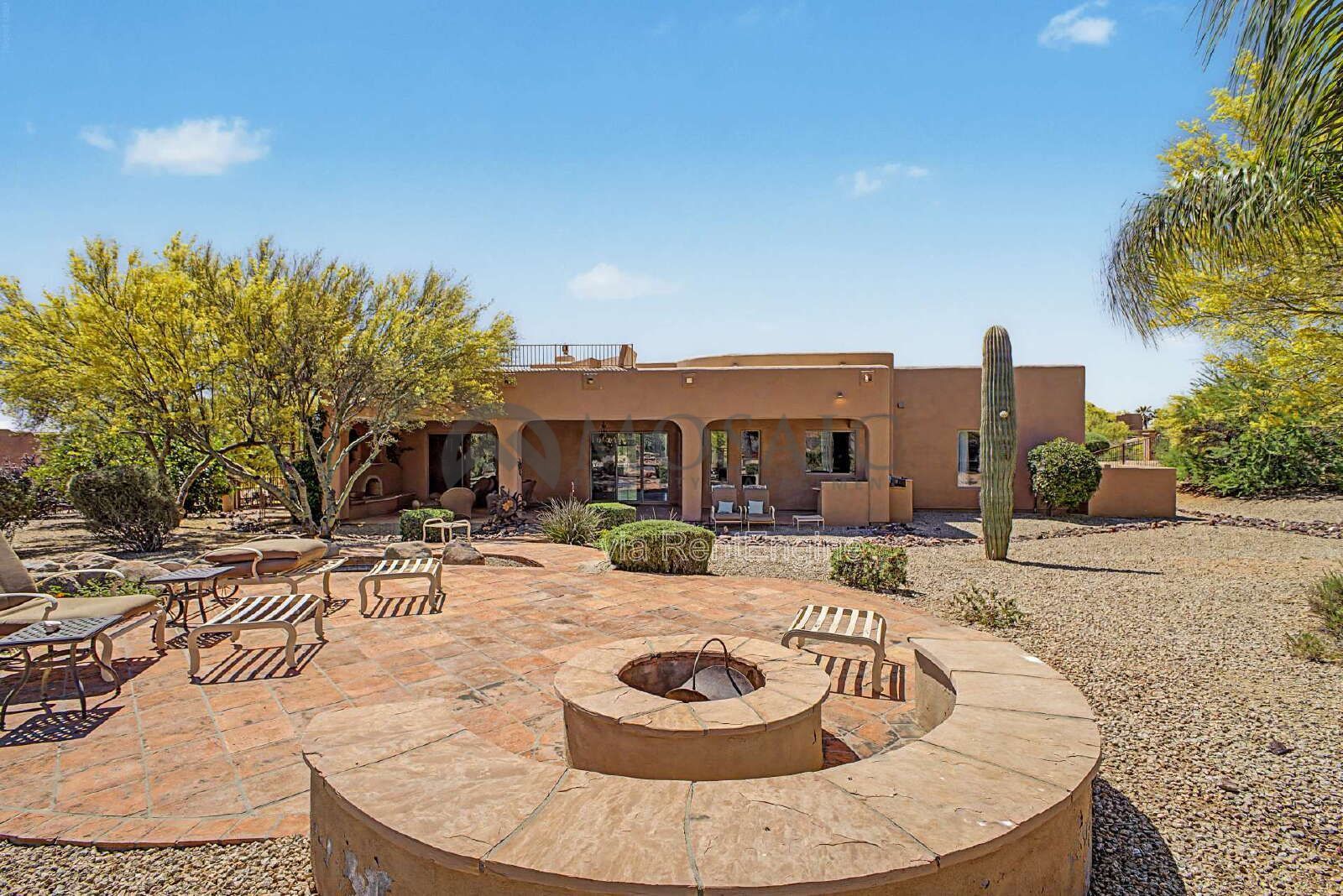 Beautiful 1.3 Acre Desert Oasis! property image