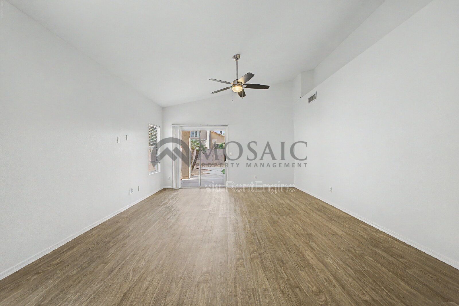 Welcome to your Gorgeous 3 bed/ 2bath home in the HIGHLY DESIRABLE Corona Del Mar!!! property image