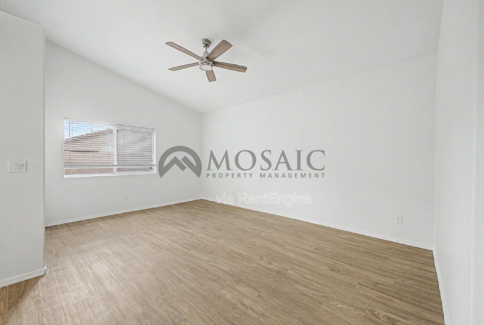 Welcome to your Gorgeous 3 bed/ 2bath home in the HIGHLY DESIRABLE Corona Del Mar!!! property image