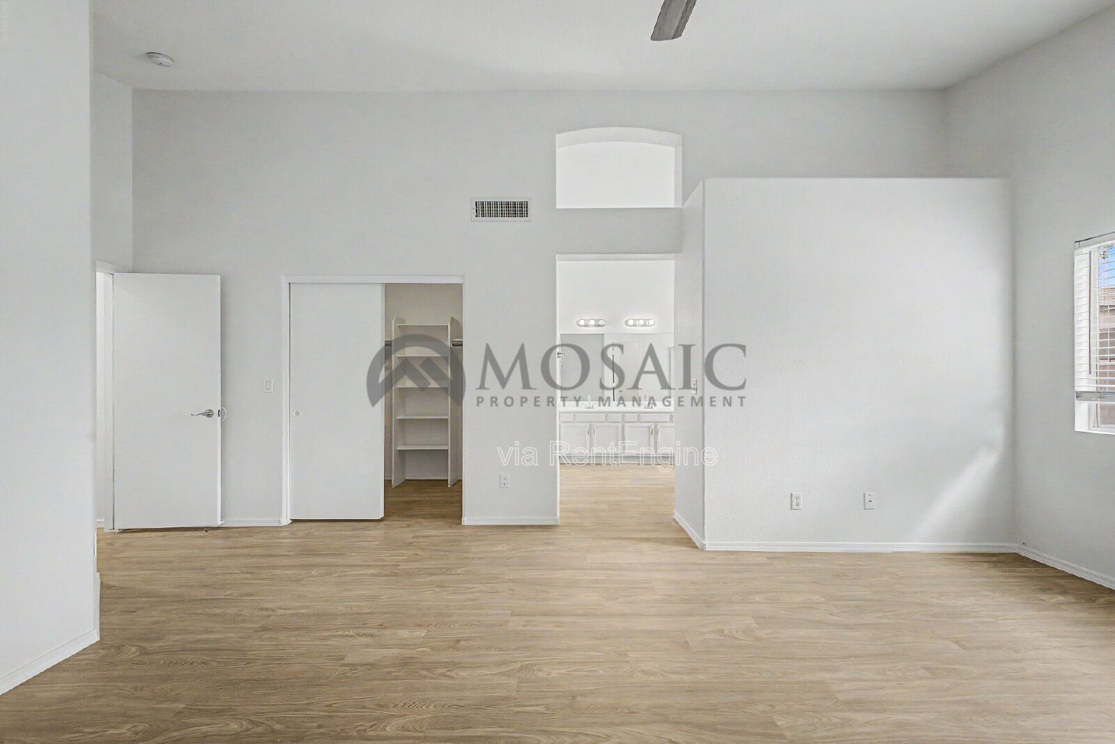 Welcome to your Gorgeous 3 bed/ 2bath home in the HIGHLY DESIRABLE Corona Del Mar!!! property image