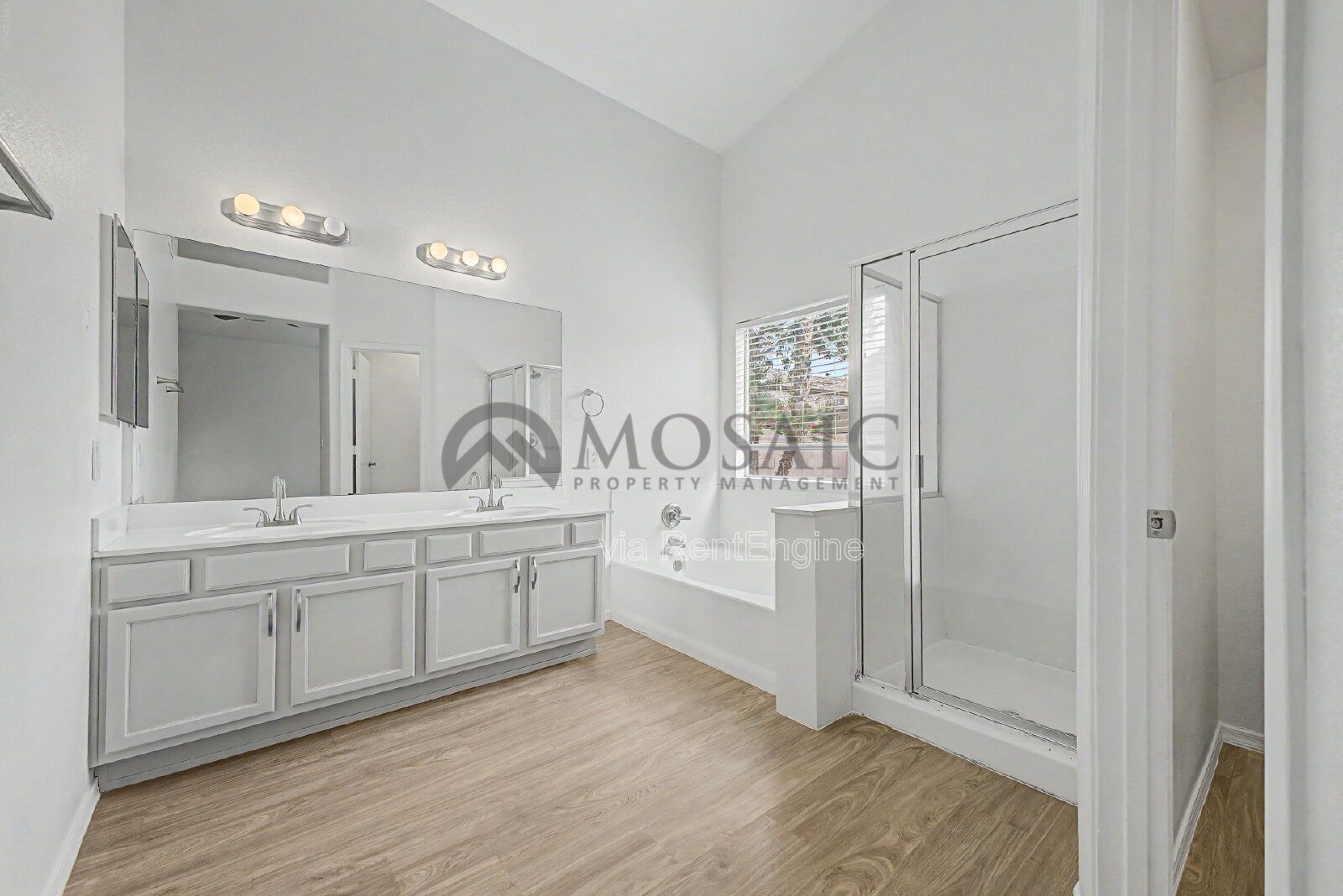 Welcome to your Gorgeous 3 bed/ 2bath home in the HIGHLY DESIRABLE Corona Del Mar!!! property image