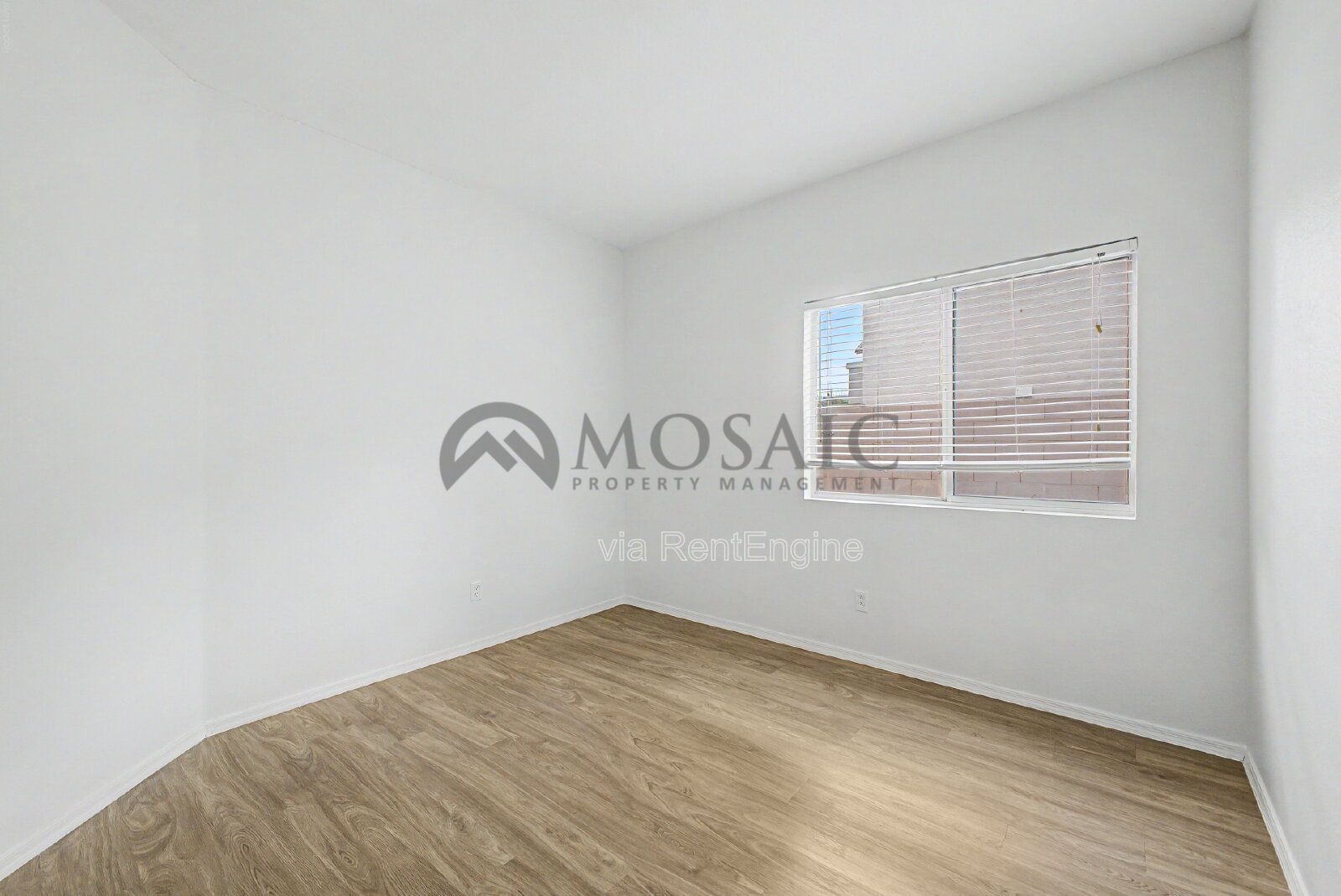Welcome to your Gorgeous 3 bed/ 2bath home in the HIGHLY DESIRABLE Corona Del Mar!!! property image