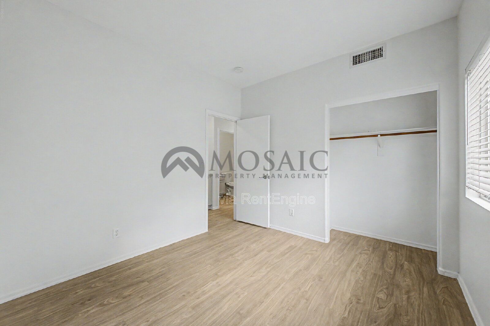 Welcome to your Gorgeous 3 bed/ 2bath home in the HIGHLY DESIRABLE Corona Del Mar!!! property image