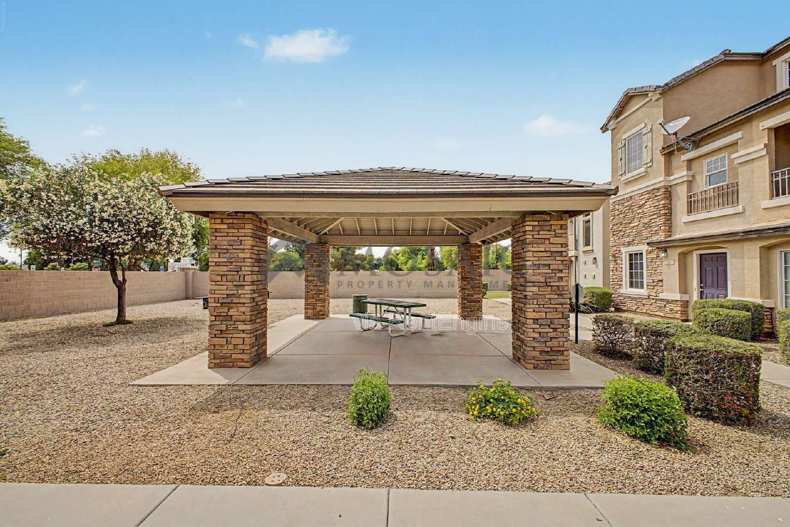 Amazing 3 bed, 2 bath home in Gilbert! property image
