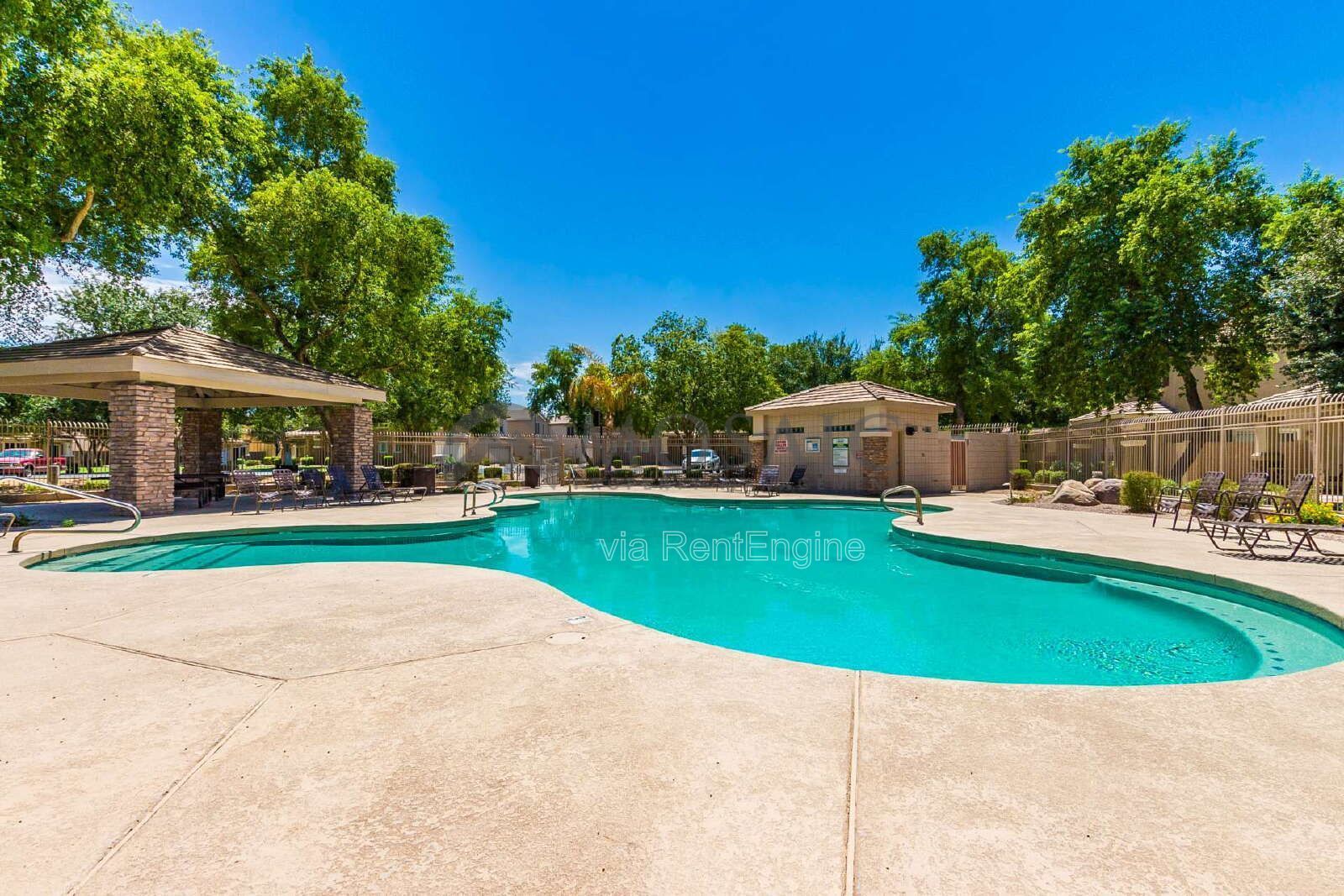Amazing 3 bed, 2 bath home in Gilbert! property image