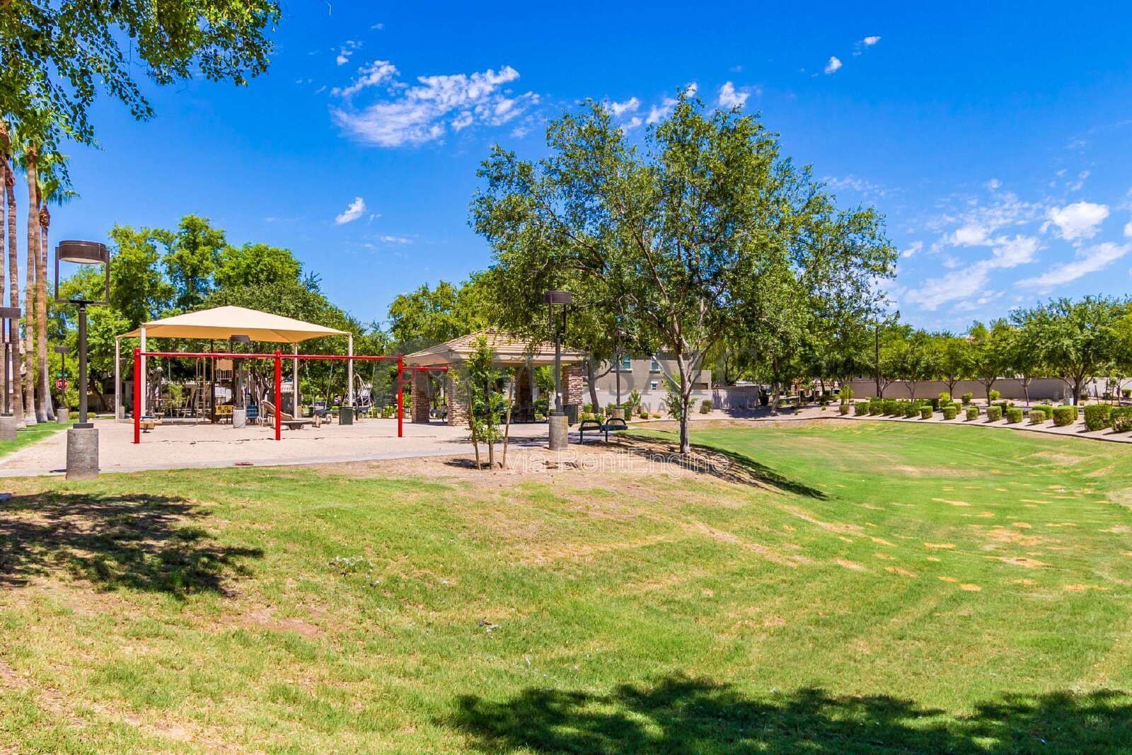Amazing 3 bed, 2 bath home in Gilbert! property image
