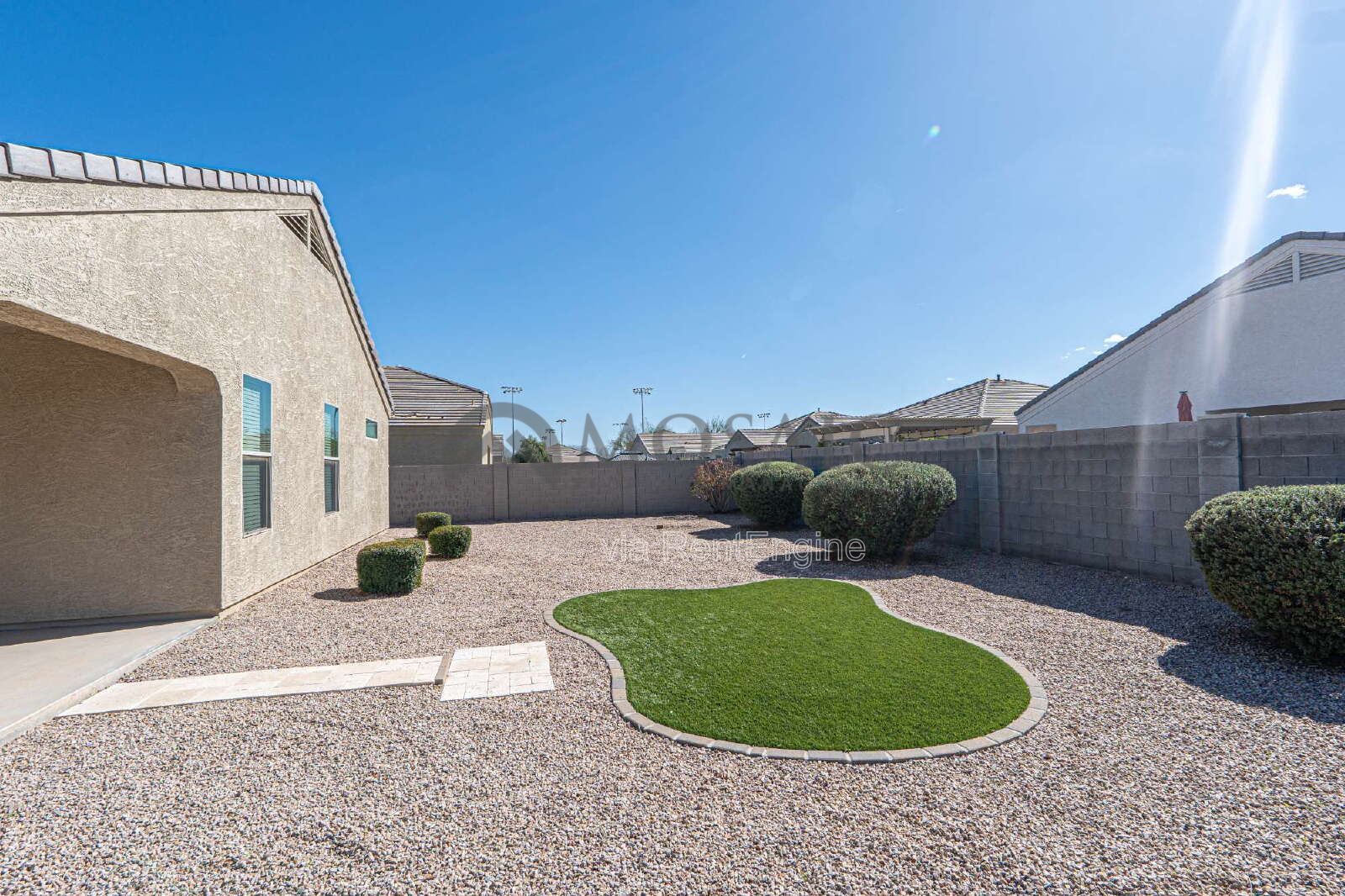 3 bed/ 2 bath home with HUGE backyard! property image