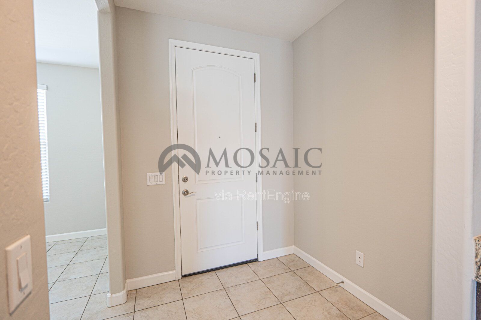 3 bed/ 2 bath home with HUGE backyard! property image