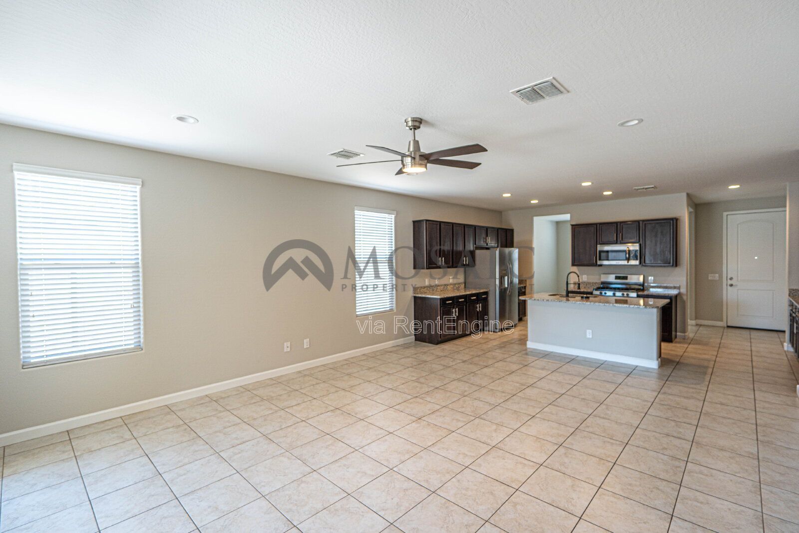 3 bed/ 2 bath home with HUGE backyard! property image