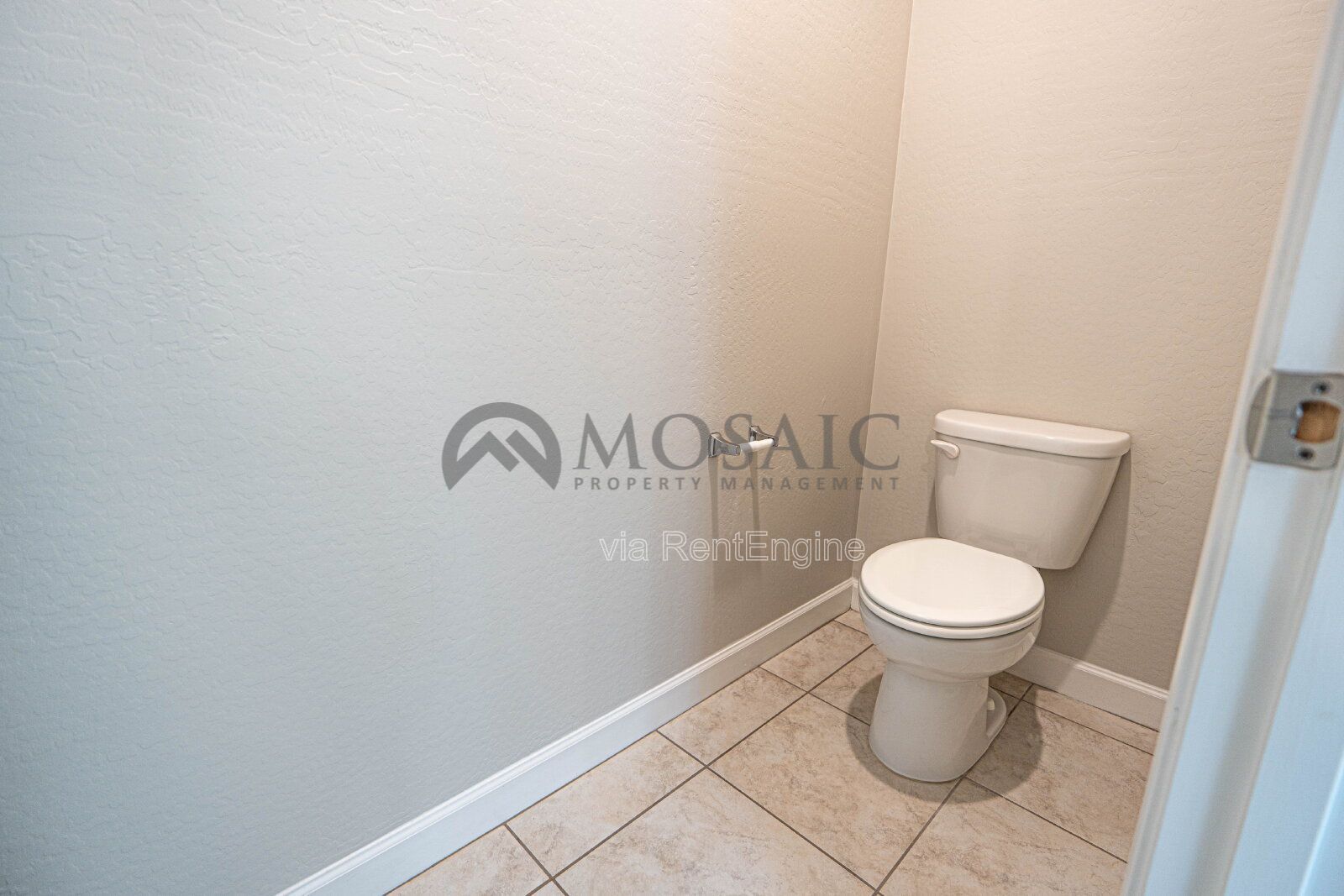 3 bed/ 2 bath home with HUGE backyard! property image