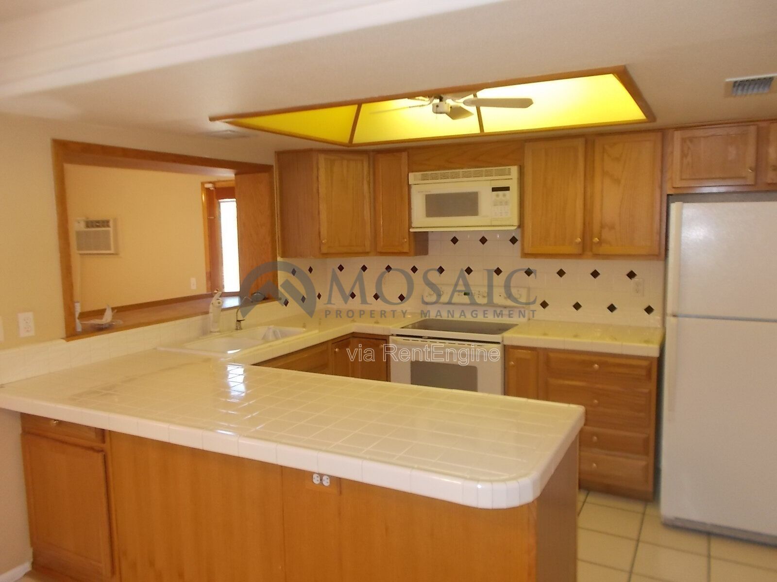 Move in ready home located in Ahwatukee. property image