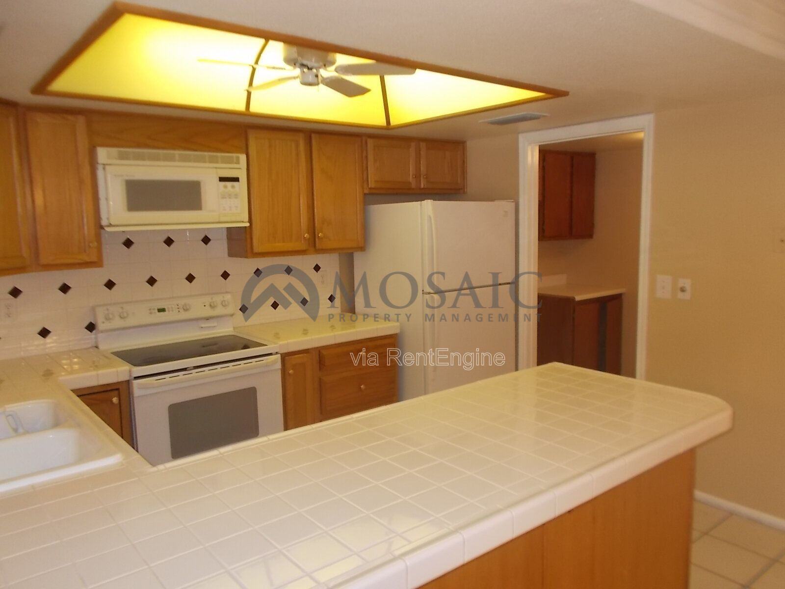 Move in ready home located in Ahwatukee. property image