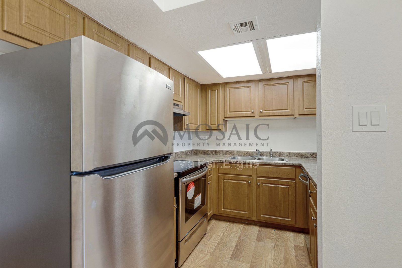 ADORABLE 1 bed/1bath CONDO**Section 8 Accepted** property image