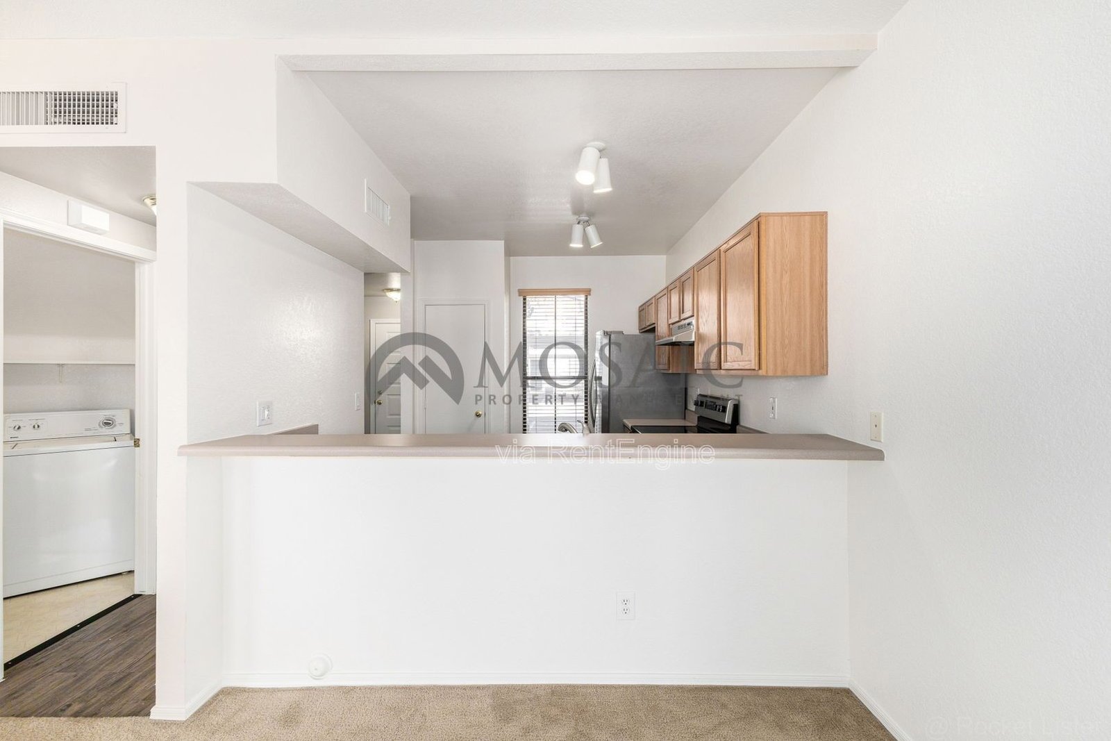 Perfect 2 bed 2 bath Condo! Brand New Flooring! property image