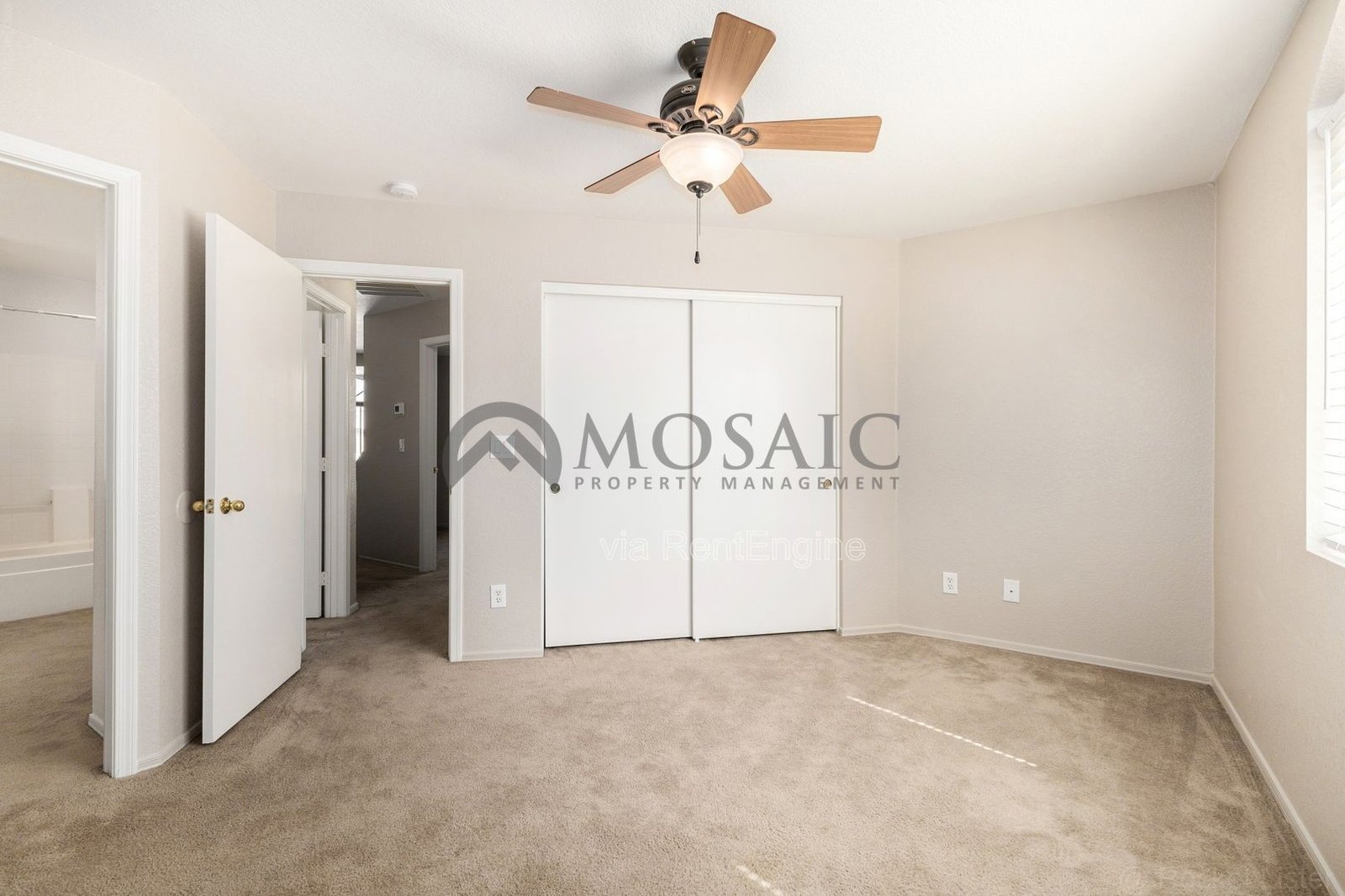 Perfect 2 bed 2 bath Condo! Brand New Flooring! property image