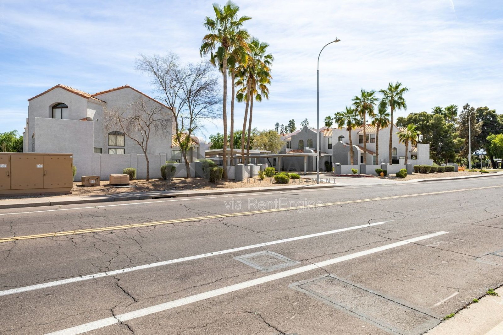 Perfect 2 bed 2 bath Condo! Brand New Flooring! property image
