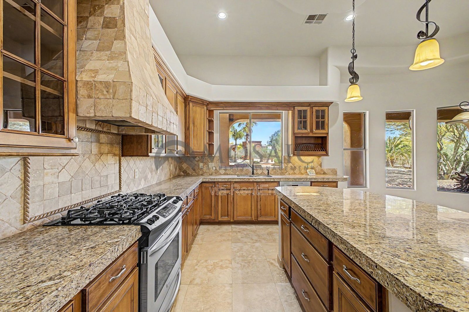 Beautiful 1.3 Acre Desert Oasis! property image