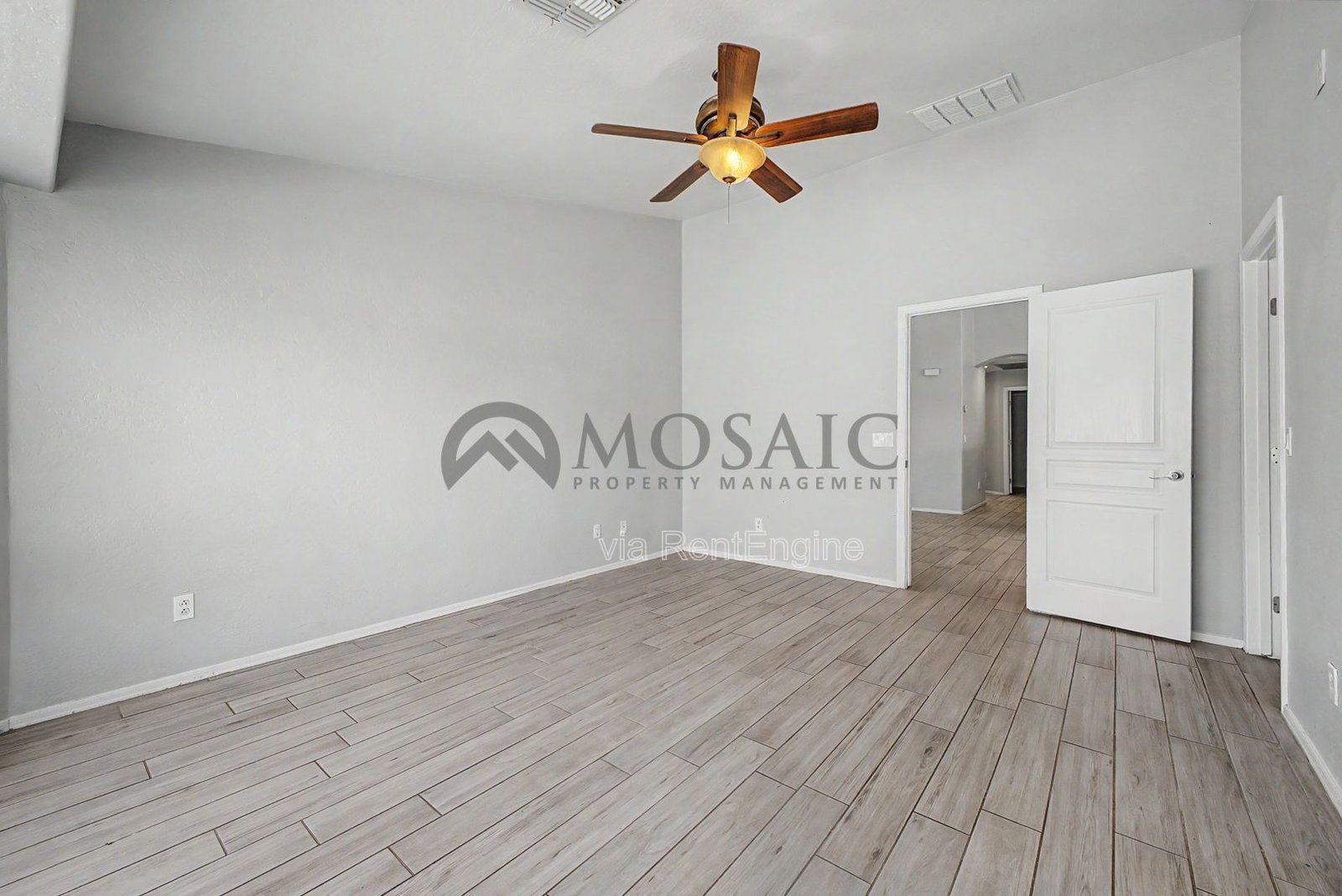 True 4 Bedroom, move in ready home in great QC Location! property image