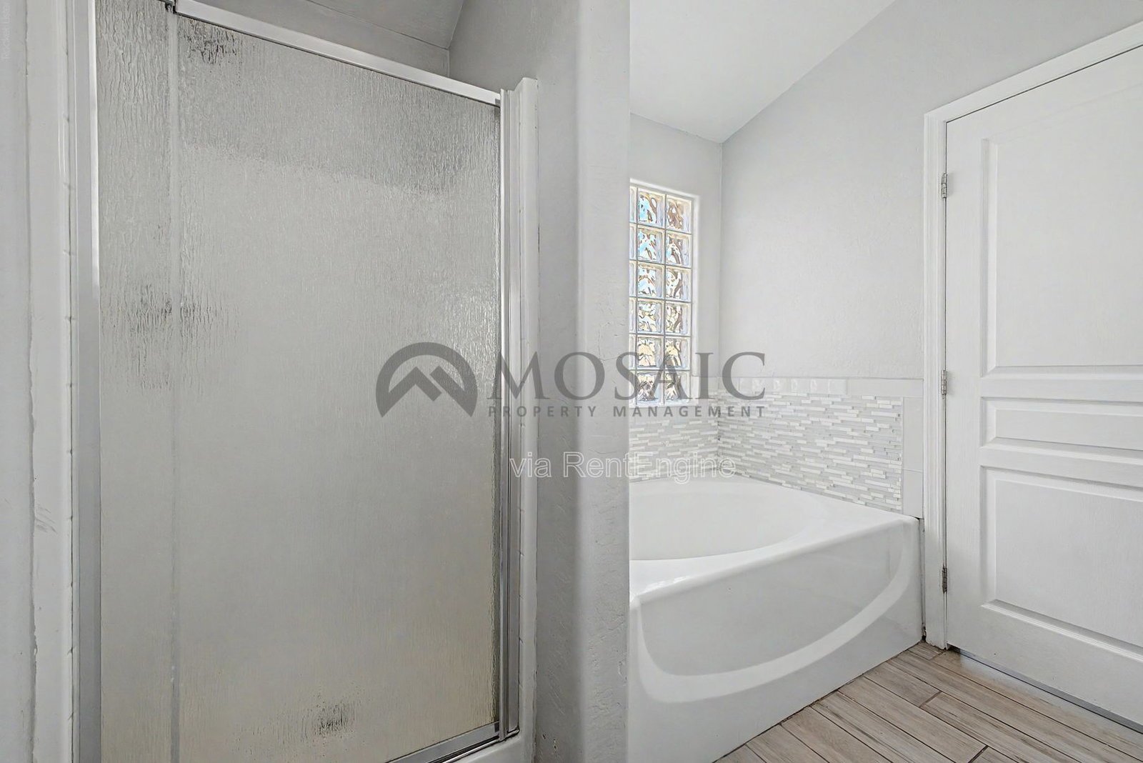 True 4 Bedroom, move in ready home in great QC Location! property image