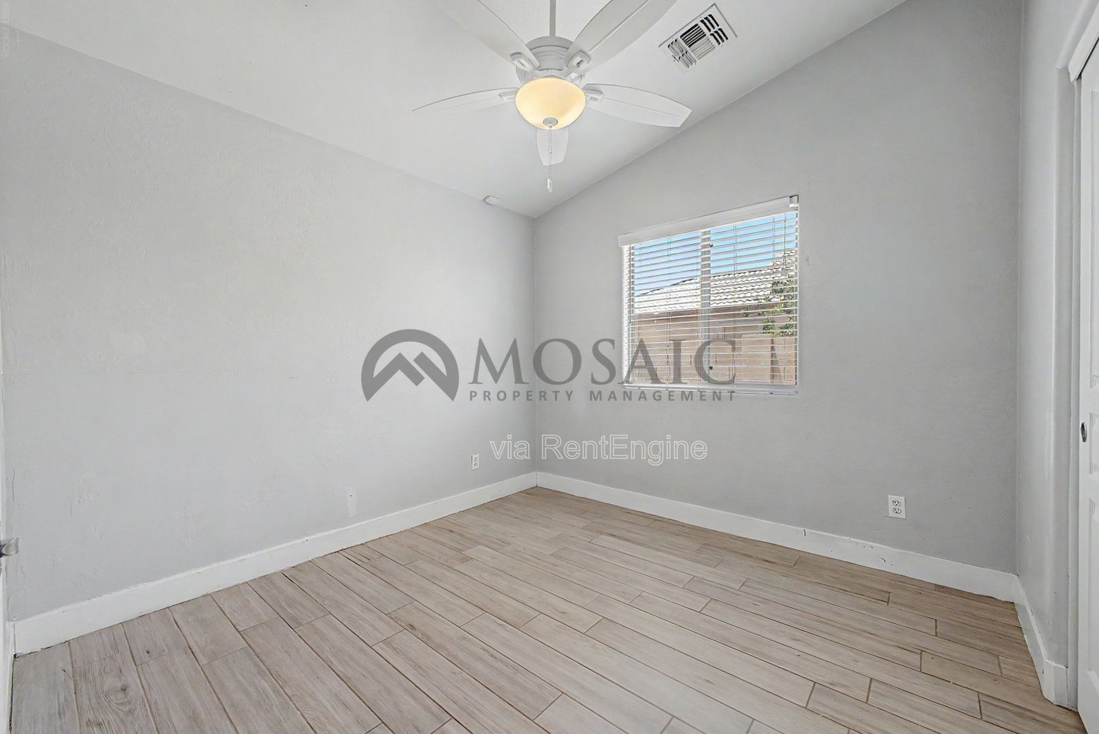 True 4 Bedroom, move in ready home in great QC Location! property image