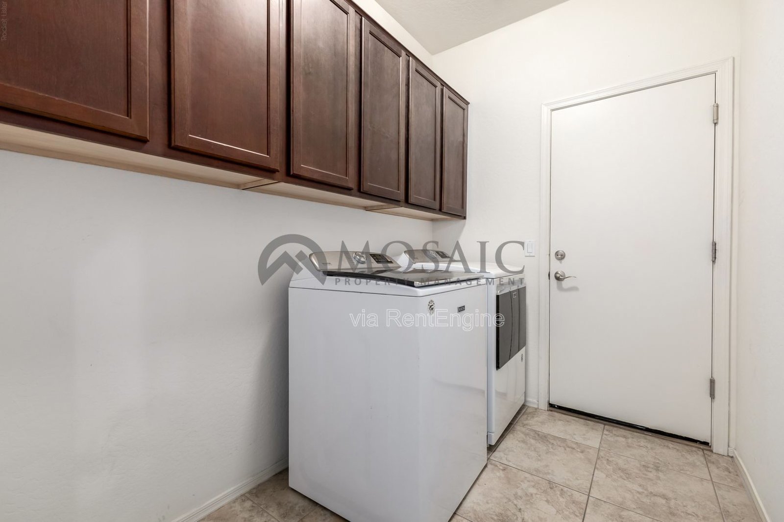 Spacious 4-Bedroom Home with 3 Full Baths in Prime Gilbert Location! property image