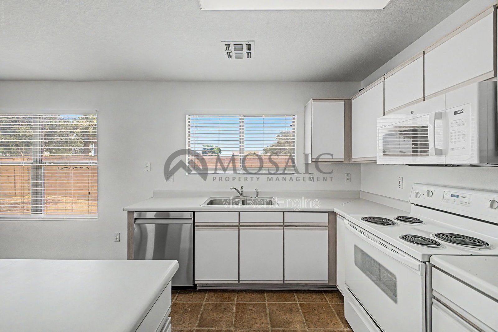1,820 square feet of comfortable Chandler living! property image