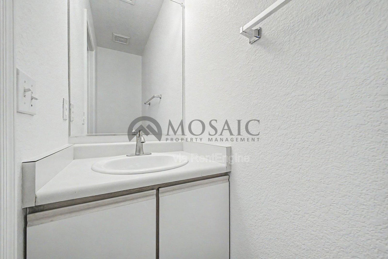 1,820 square feet of comfortable Chandler living! property image