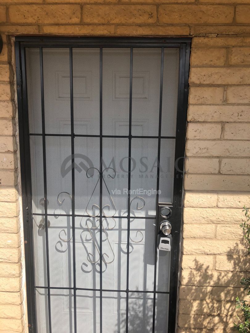 Beautiful affordable home in the heart of Tempe!     **Section 8 Accepted** property image