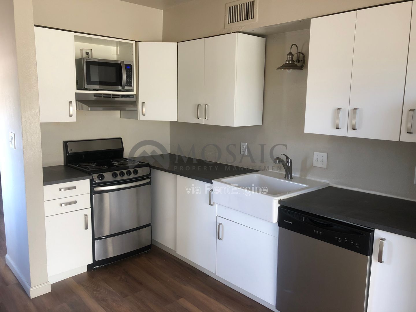 Beautiful affordable home in the heart of Tempe!     **Section 8 Accepted** property image