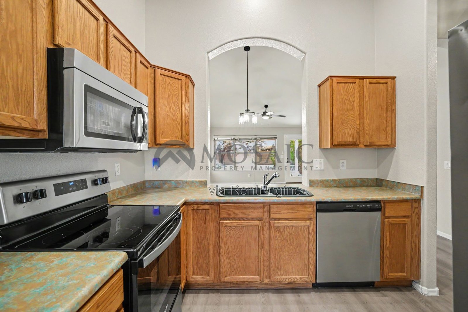 Newly upgraded Finley Farms 3 bed/2 bath With HUGE BACKYARD! property image