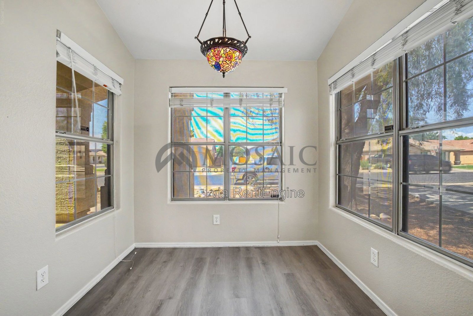 Newly upgraded Finley Farms 3 bed/2 bath With HUGE BACKYARD! property image