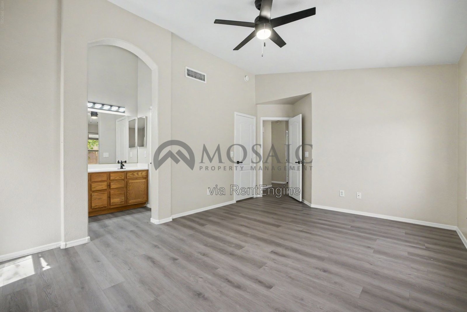 Newly upgraded Finley Farms 3 bed/2 bath With HUGE BACKYARD! property image