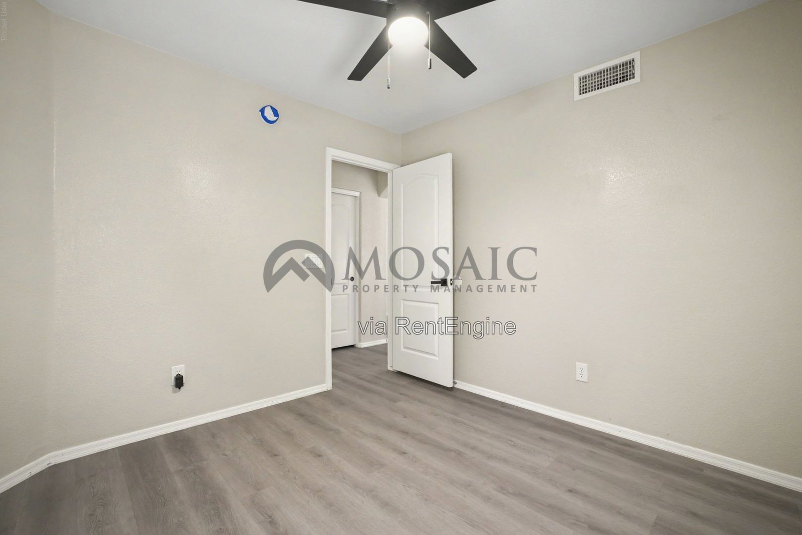 Newly upgraded Finley Farms 3 bed/2 bath With HUGE BACKYARD! property image