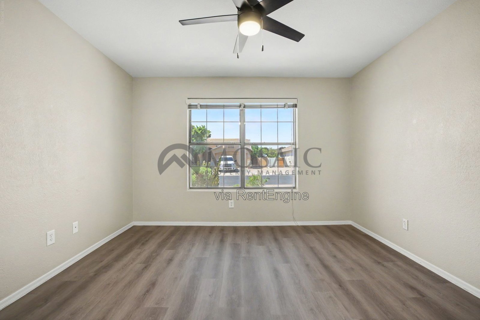 Newly upgraded Finley Farms 3 bed/2 bath With HUGE BACKYARD! property image