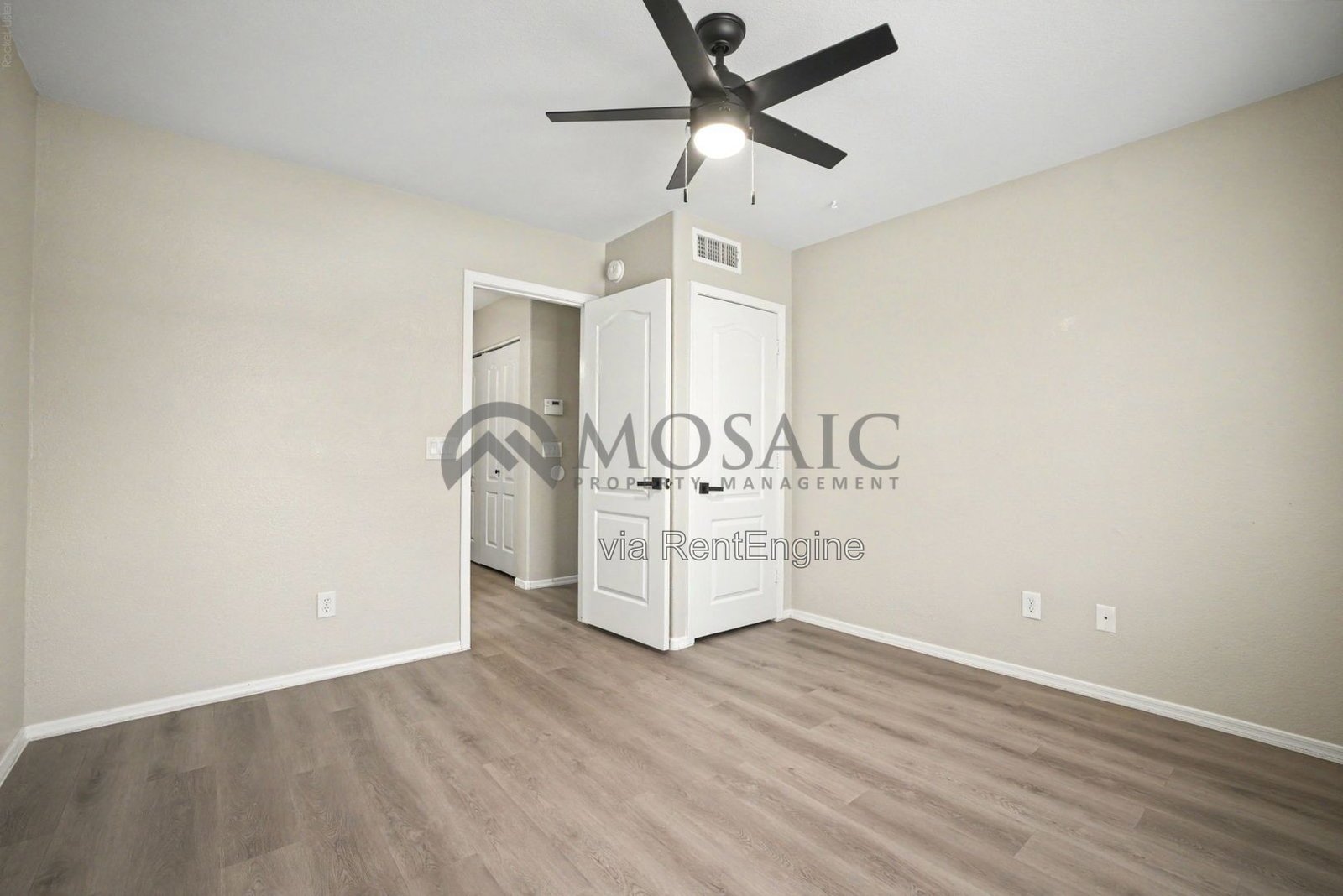 Newly upgraded Finley Farms 3 bed/2 bath With HUGE BACKYARD! property image