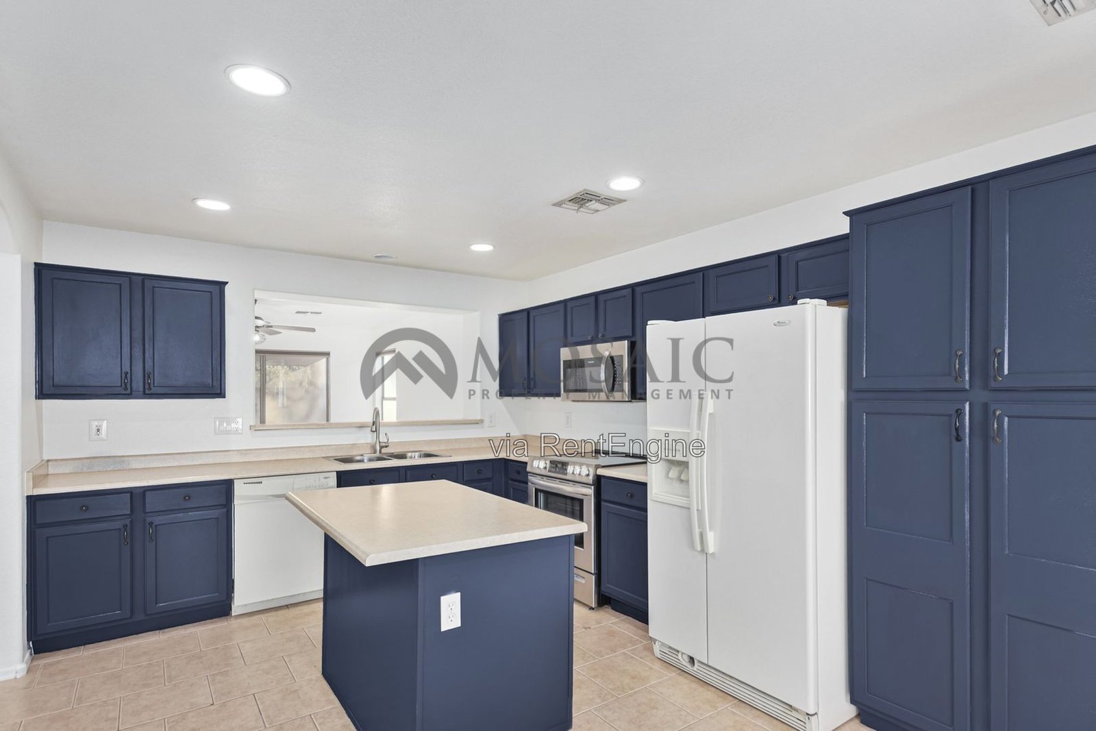 Lovely 3 bed/2 bath home in Surprise property image