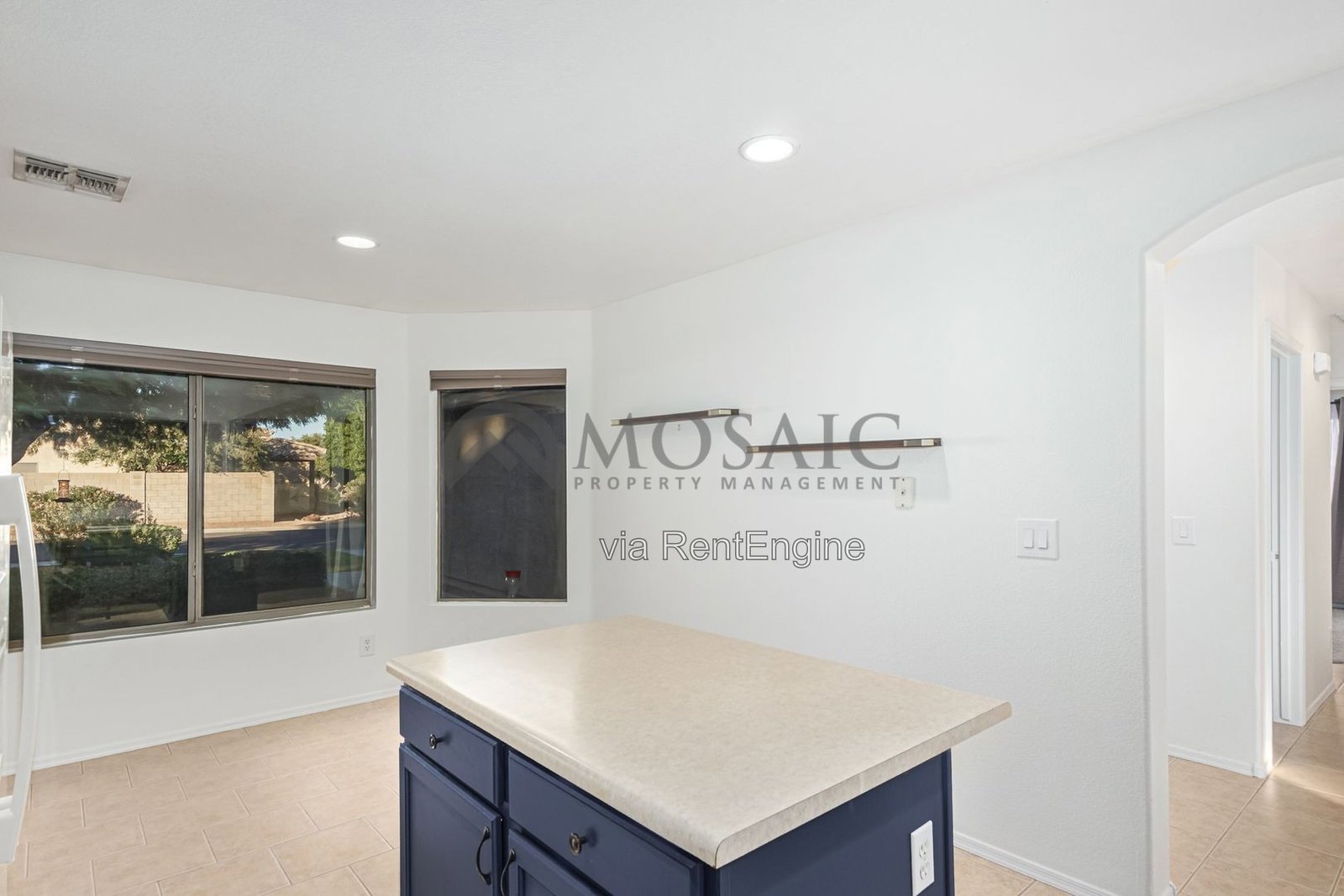 Lovely 3 bed/2 bath home in Surprise property image