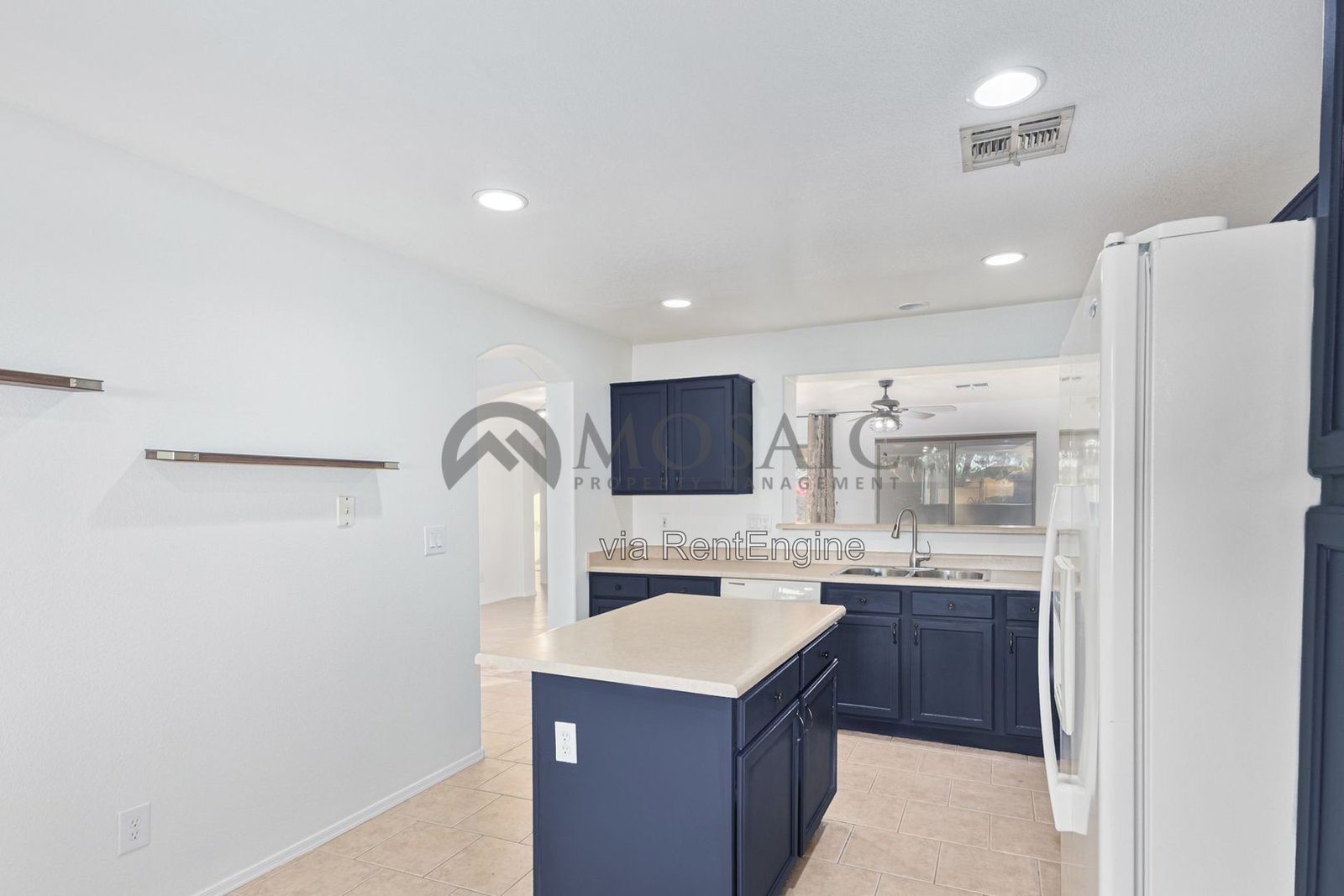Lovely 3 bed/2 bath home in Surprise property image