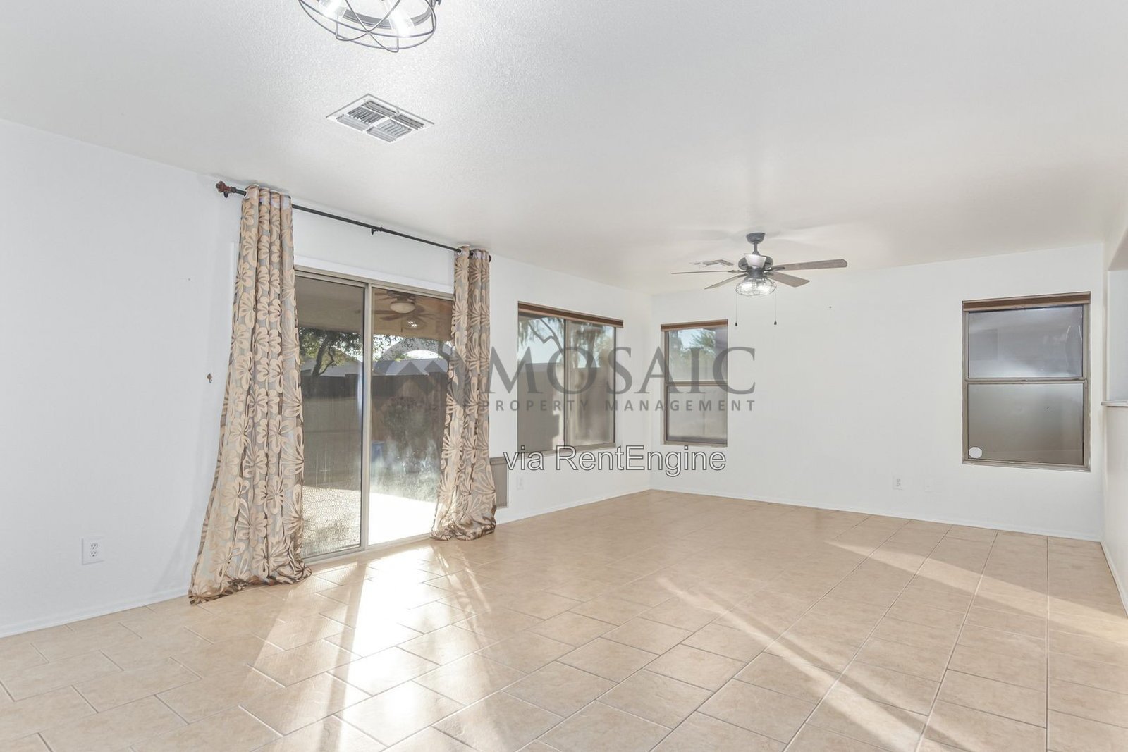 Lovely 3 bed/2 bath home in Surprise property image